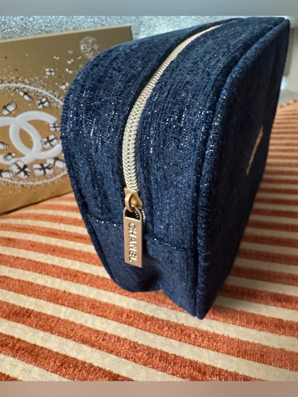 CHANEL Navy Denim Cosmetic Case with Gold Logo - Picture 2 of 9